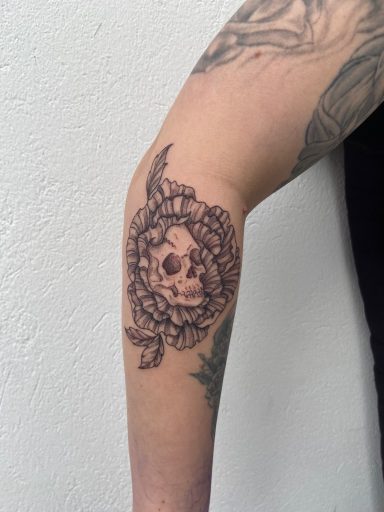 Kim - Tattoo Artist von Tattoo Studio "Zur ehrlichen Haut" in Krefeld